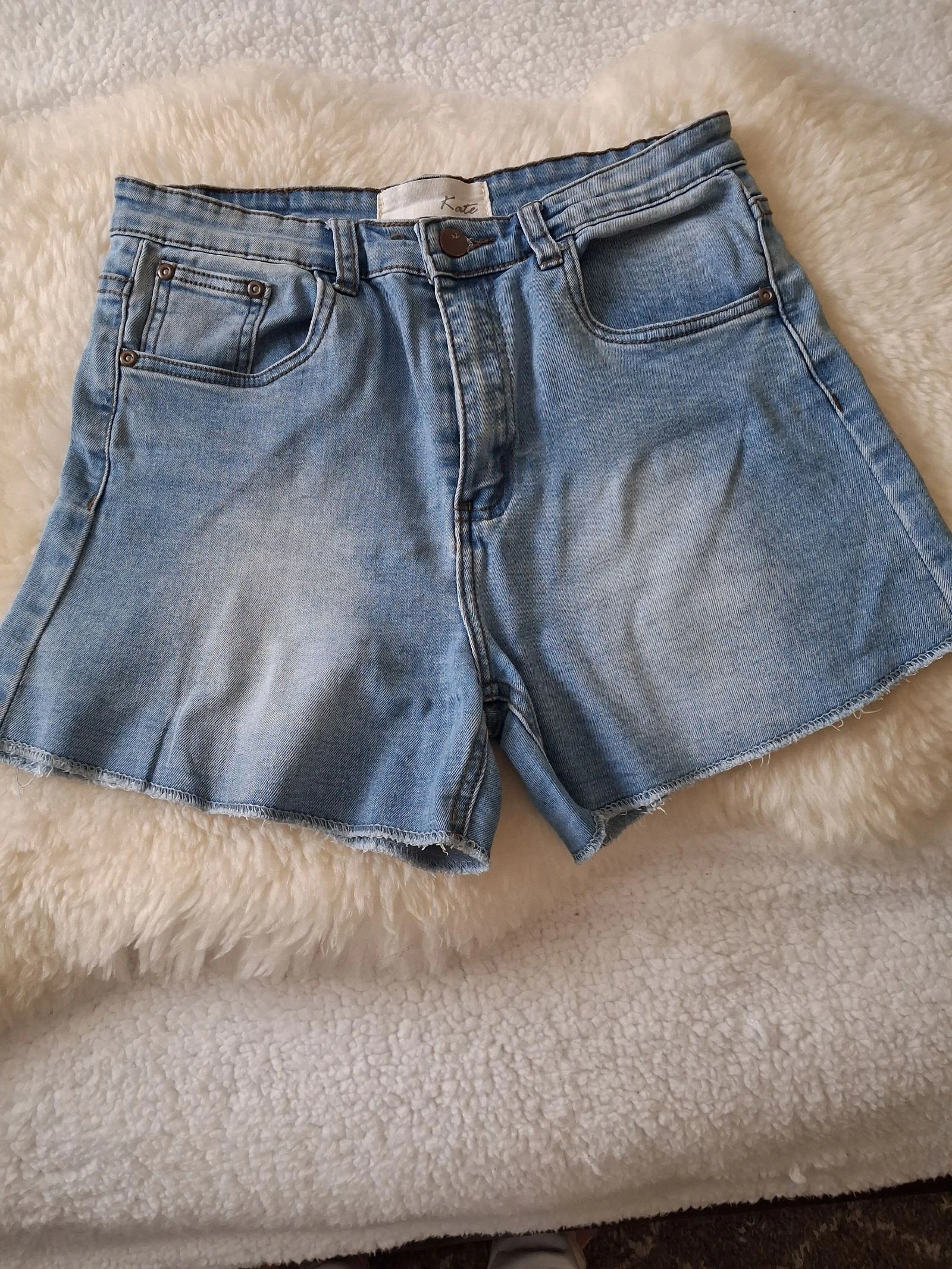 Beau short en jean taille 40